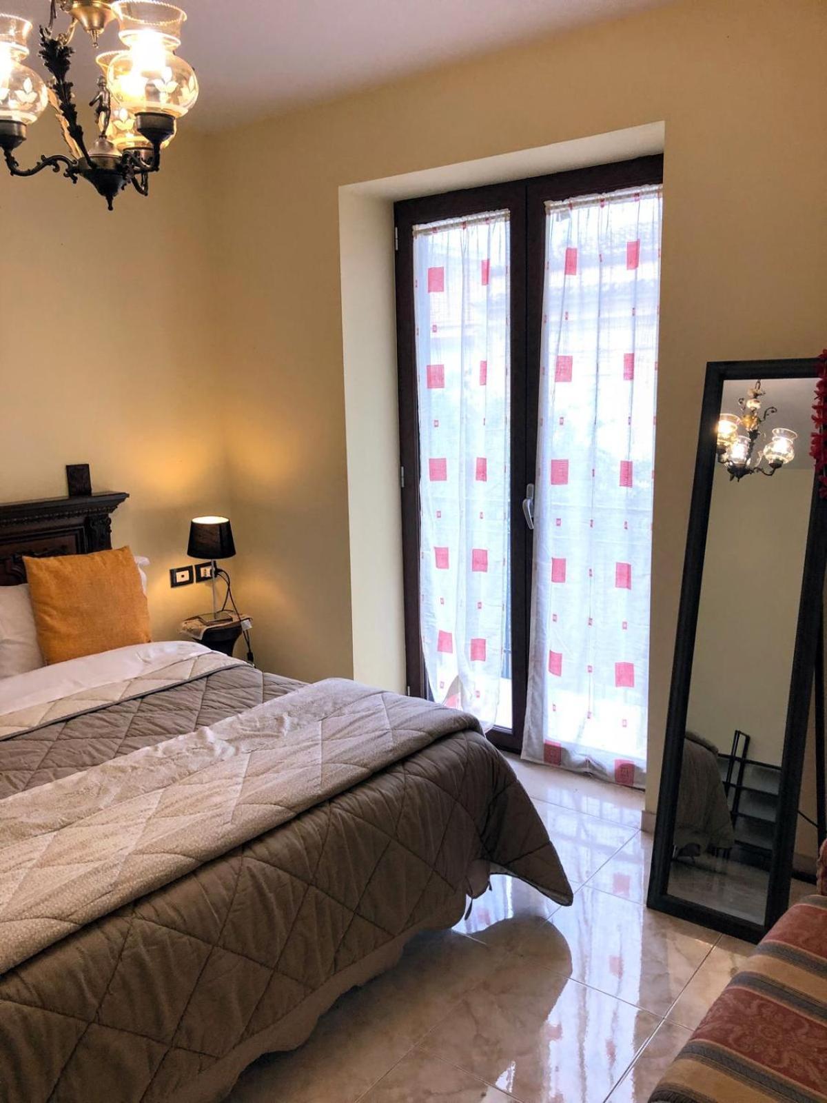 Bed and Breakfast Di Padre In Figlio Казерта Екстер'єр фото
